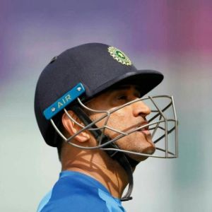 MS DHONI